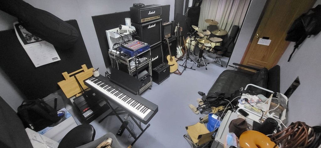 新蒲崗 景福街108-110號 超達工業大廈 鼓房 - 專業音樂工作室 | Professional Music Studio Hong Kong